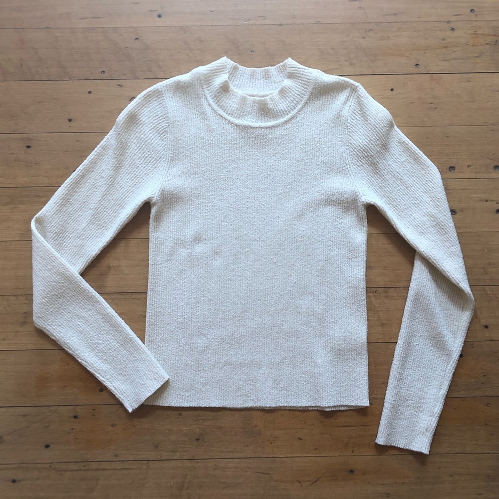 NWOT Le Lis Collection Turtleneck